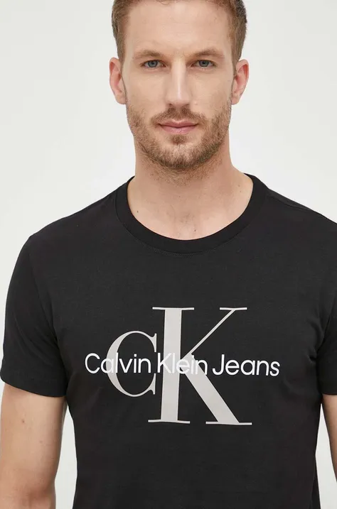Памучна тениска Calvin Klein Jeans в черно с принт J30J320806