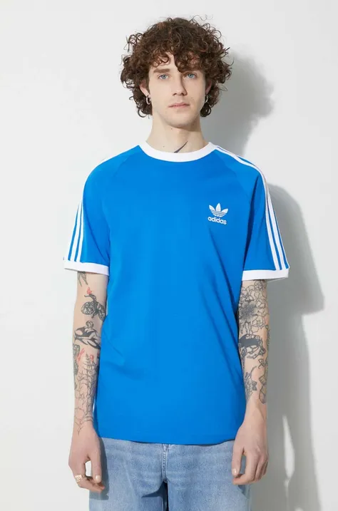 Памучна тениска adidas Originals 0 в синьо с апликация  IN7745