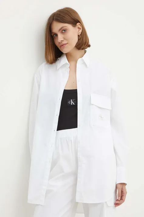 Памучна риза Calvin Klein Jeans дамска в бяло със свободна кройка с класическа яка J20J223867
