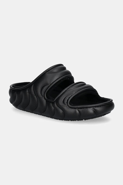 Šľapky Crocs Classic Cozzy Overpuff Sandal čierna farba, 210074