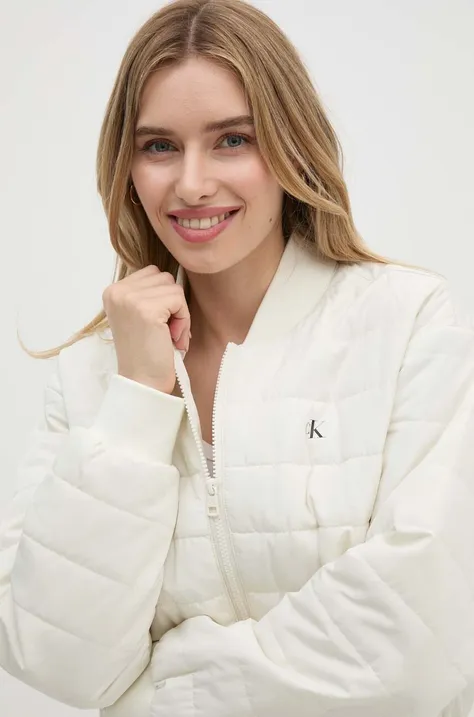 Куртка-бомбер Calvin Klein Jeans жіноча колір білий перехідна oversize J20J223871
