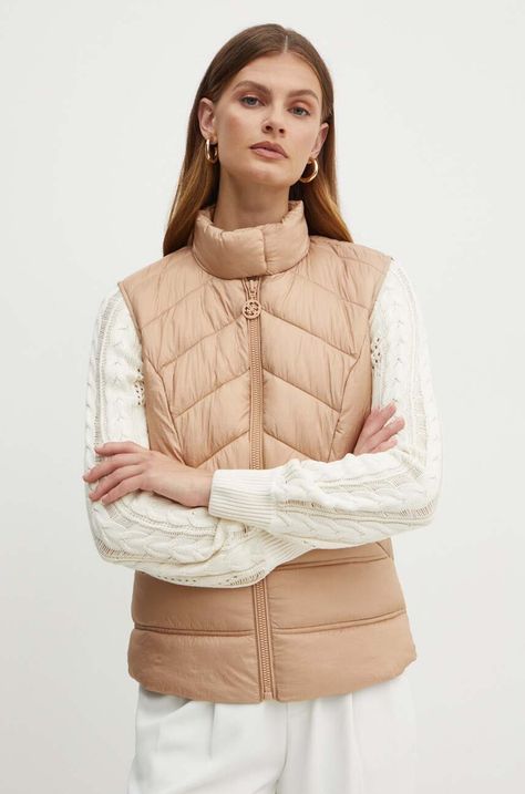 Αμάνικο μπουφάν Guess GINGER χρώμα: μπεζ, W4YL08 WGAE2