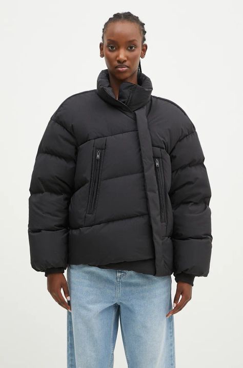 Пухено яке Y-3 Puffer Jacket в черно зимен модел с уголемена кройка IW0064