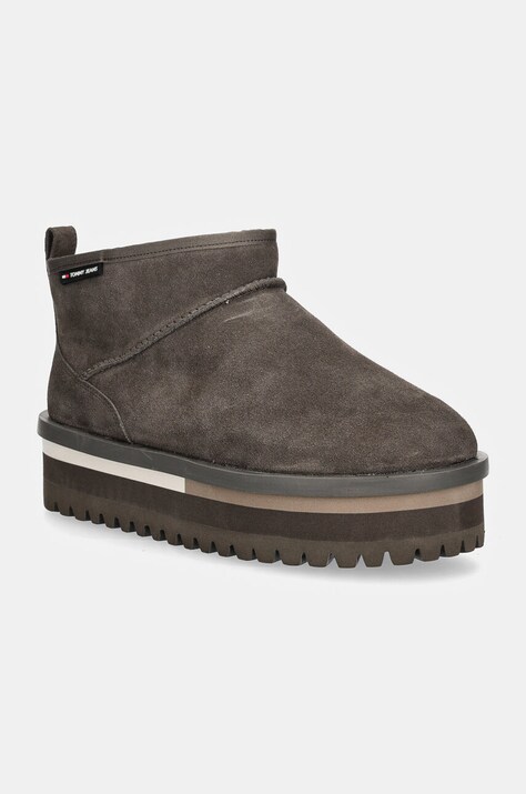 Semišové sněhule Tommy Jeans TJW SUEDE FLATFORM BOOT WL šedá barva, EN0EN02599
