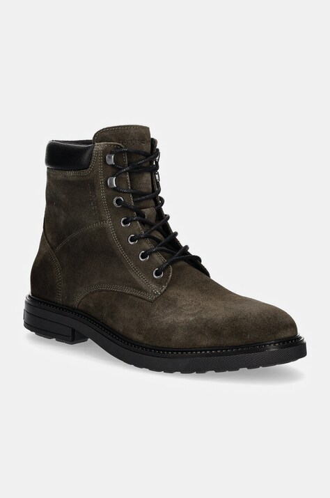 Tommy Hilfiger botine de piele întoarsă HILFIGER OUTDOOR SUEDE BOOT culoarea verde, FM0FM05193