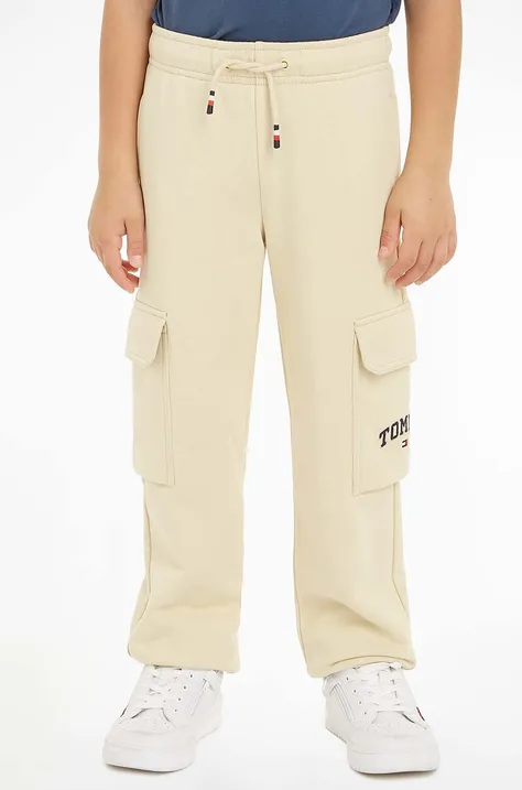 Детские хлопковые штаны Tommy Hilfiger VARSITY EMBR CARGO цвет бежевый однотонные KB0KB09120