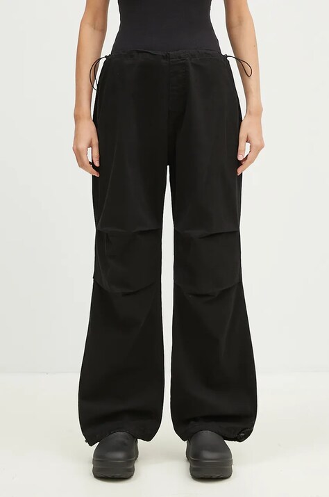 Штани Alpha Industries Cargo Jogger Pant жіночі колір чорний широкі висока посадка 148024