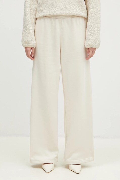 adidas Originals pantaloni de trening Femme Galore Wideleg Fleece Pants culoarea bej, uni, JN3027