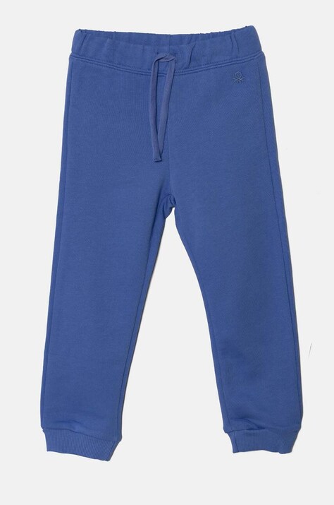 Детски памучен спортен панталон United Colors of Benetton в лилаво с изчистен дизайн 3J70GF01N
