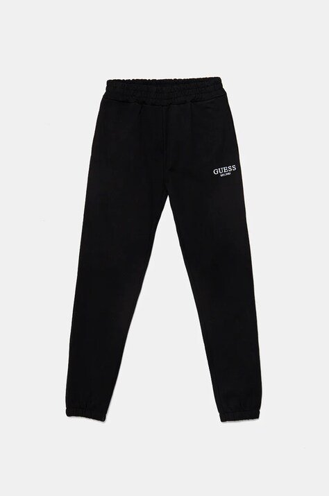 Детски памучен спортен панталон Guess в черно с изчистен дизайн J4BQ17 KAV33