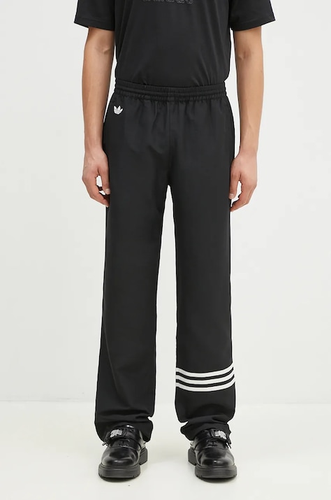 Спортивные штаны adidas Originals Adicolor цвет чёрный с аппликацией IW0977