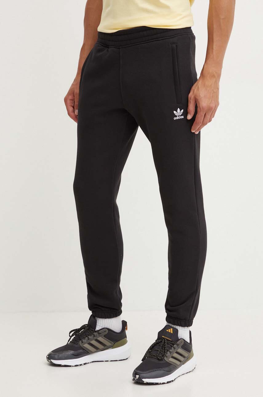 Donji dio trenirke adidas Originals Essential boja: crna, bez uzorka, IY7361