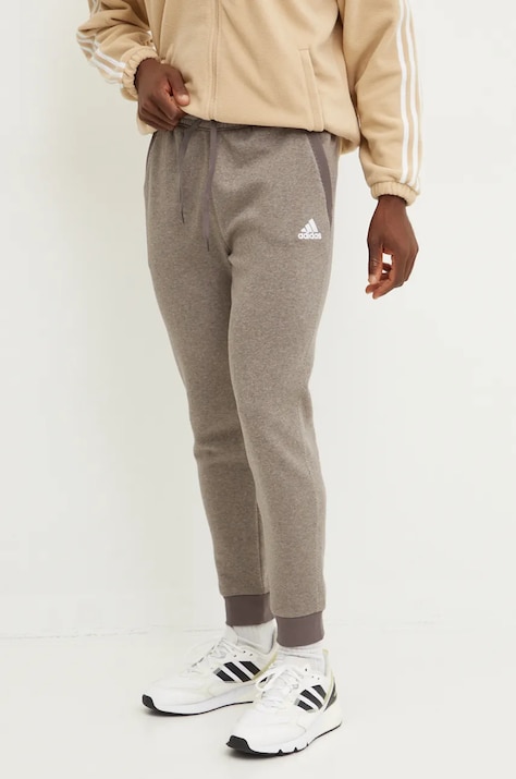 Спортен панталон adidas в кафяво с меланжов десен IY6611