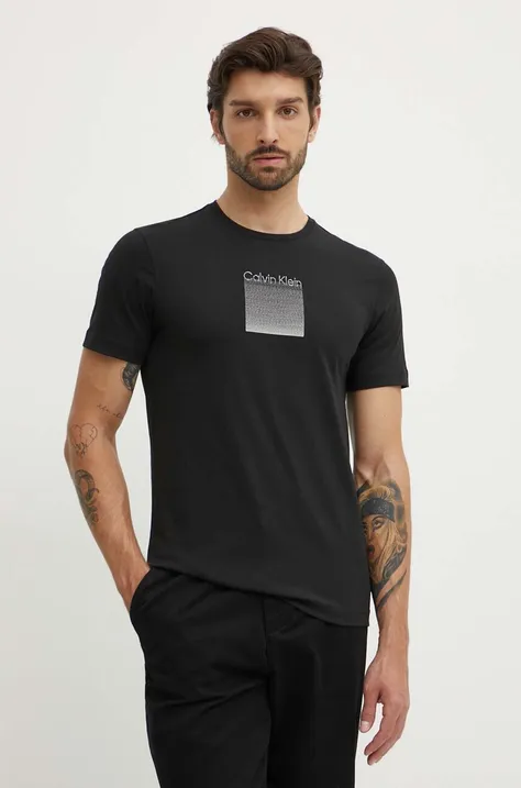 Памучна тениска Calvin Klein в черно с апликация K10K113107