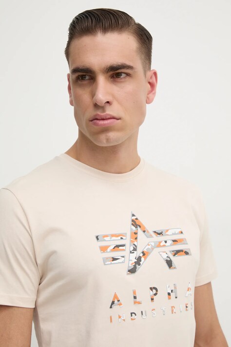 Хлопковая футболка Alpha Industries мужская цвет бежевый с принтом 146506