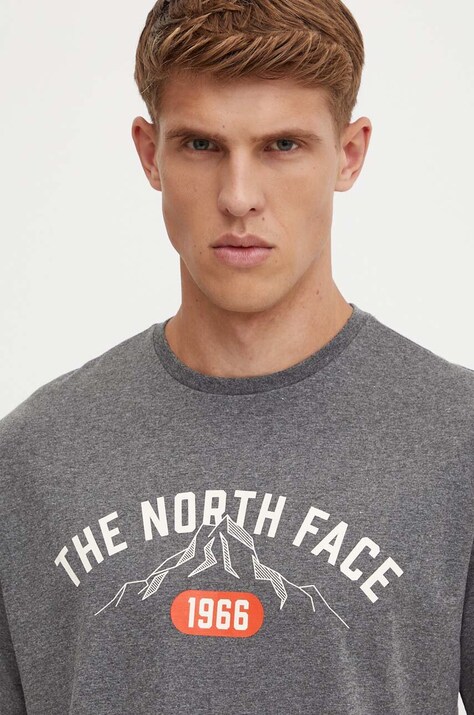 The North Face tricou Tee Varsity Graphic barbati, culoarea gri, cu imprimeu, NF0A89DGDYY1