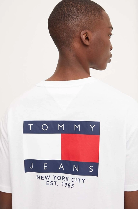 Pamučna majica Tommy Jeans za muškarce, boja: bijela, s tiskom, DM0DM19695