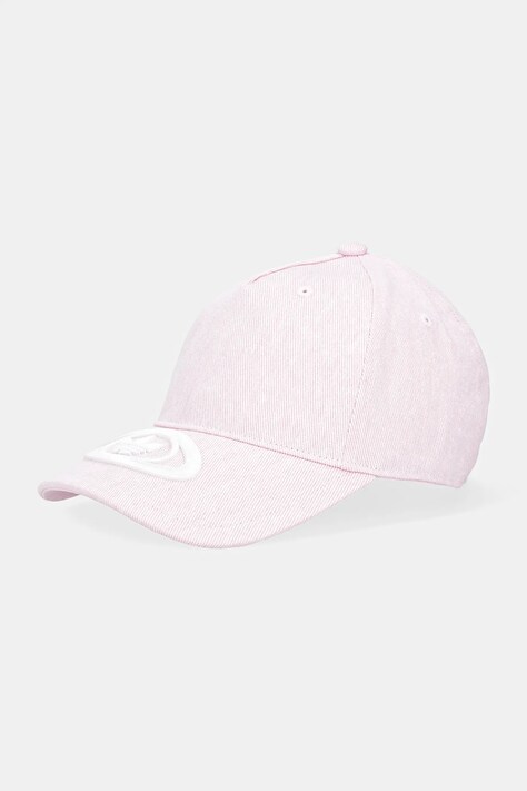 Памучна шапка с козирка adidas Originals в розово KE1148