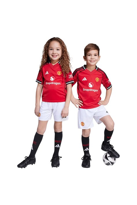 Otroški komplet adidas Performance Manchester United rdeča barva, JP3019