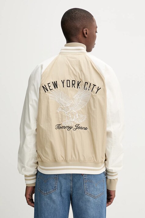 Tommy Jeans geacă bomber culoarea bej, de tranzitie, DM0DM21668