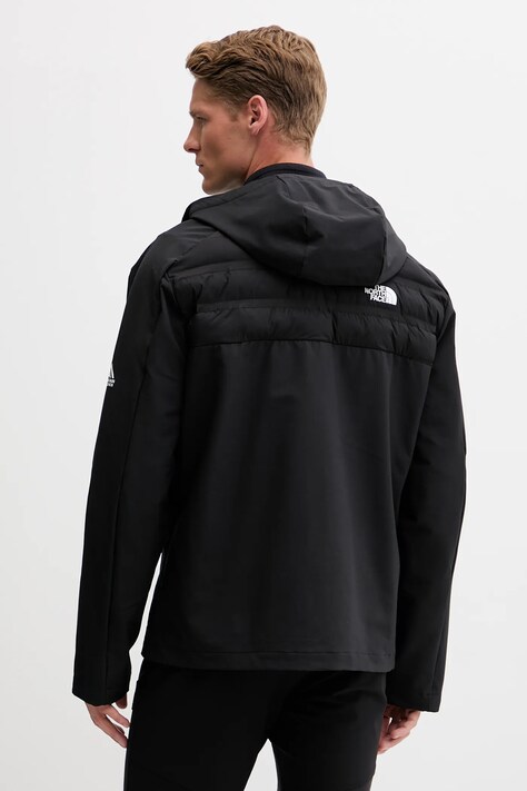 The North Face jachetă de antrenament Mountain Athletics Cari culoarea negru, de tranziție, NF0A8DY4JK31