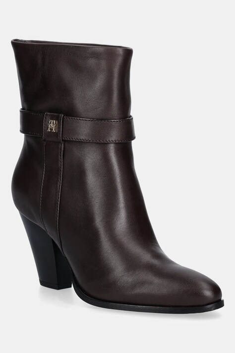 Tommy Hilfiger botki skórzane TH T-STRAP LEATHER POINTY BOOTIE damskie kolor brązowy na słupku FW0FW08984