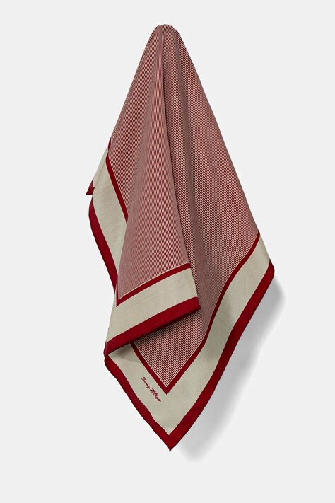 Svilena rutica Tommy Hilfiger ženska, rdeča barva, AW0AW17629