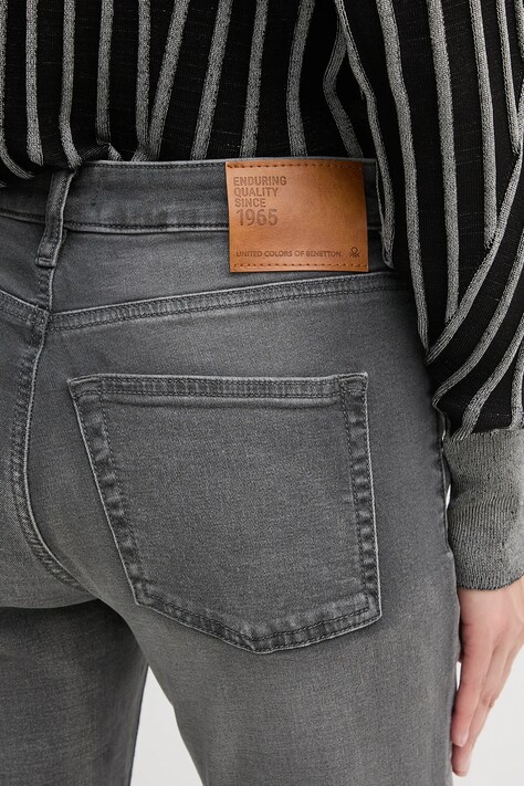 United Colors of Benetton jeansy damskie medium waist 4IMHDE00G