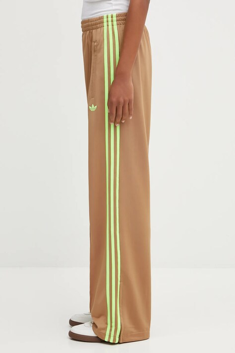 adidas Originals spodnie dresowe Firebird Tp damskie kolor zielony gładkie JW1230