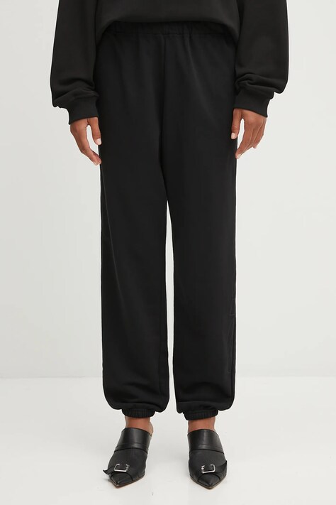 Спортивные штаны MM6 Maison Margiela цвет чёрный с принтом S52KA0544.M25013.900