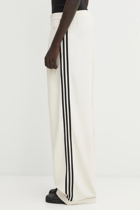 Панталон adidas Originals Wb Wide Trouser в бяло с широка каройка, със стандартна талия KB2295