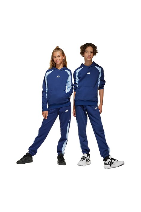 Детски спортен панталон adidas в синьо с десен JC7530