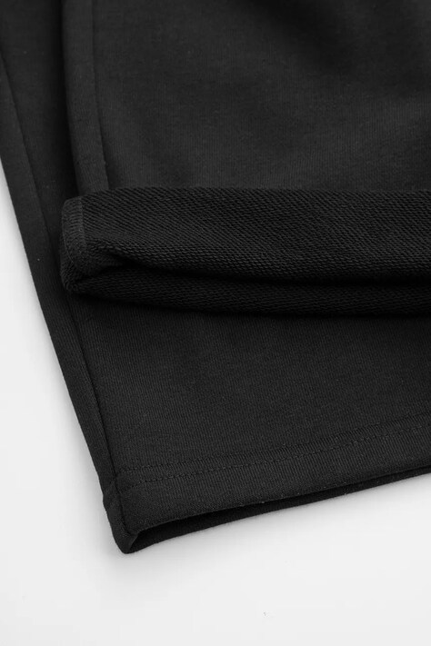 Coccodrillo spodnie dresowe dziecięce kolor czarny gładkie YETI BOY JUNIOR