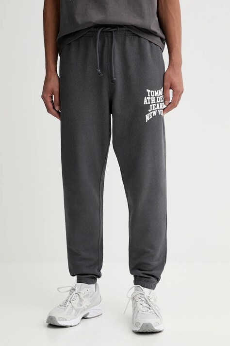 Bavlněné tepláky Tommy Jeans pánské, šedá barva, s potiskem, DM0DM22083