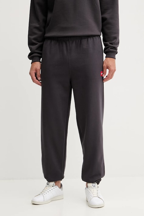 Спортен панталон The North Face Redbox мъжки в сиво с изчистен дизайн NF0A8EG30SA1