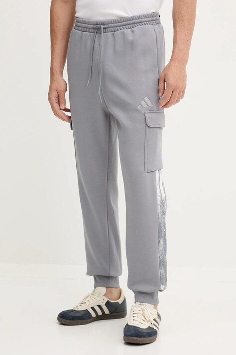Donji dio trenirke adidas Seasonal AOP boja: siva, s aplikacijom, JM1715