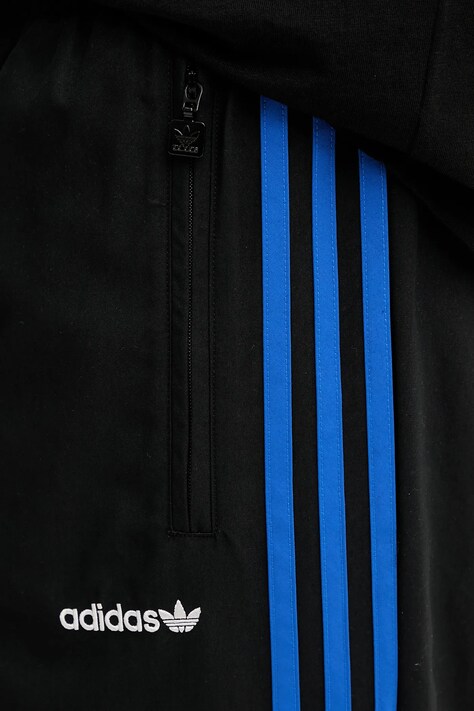Спортивні штани adidas Originals Brushed WVN колір чорний з аплікацією JX3078