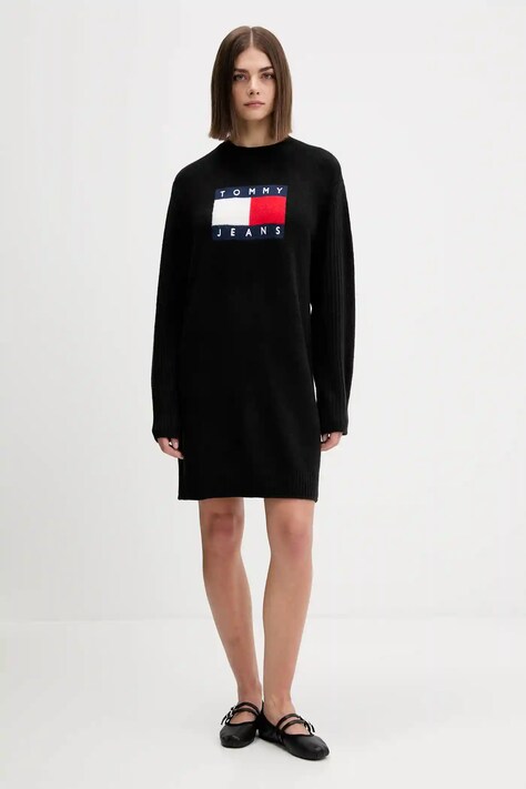 Šaty z vlněné směsi Tommy Jeans černá barva, mini, oversize, DW0DW21462
