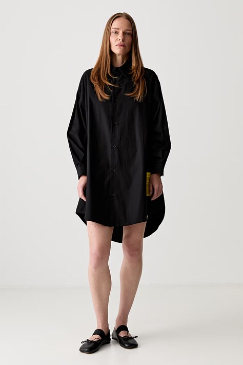 MM6 Maison Margiela sukienka koszulowa gładka bawełniana czarna S52CT0793.M35480.900
