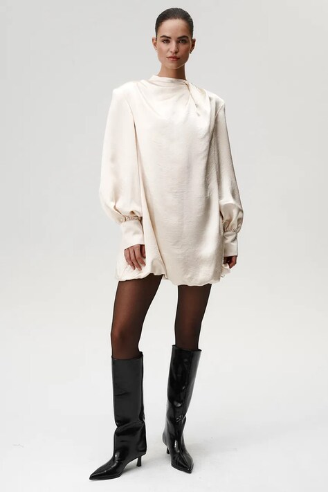 Undress Code sukienka kolor beżowy mini oversize 1040