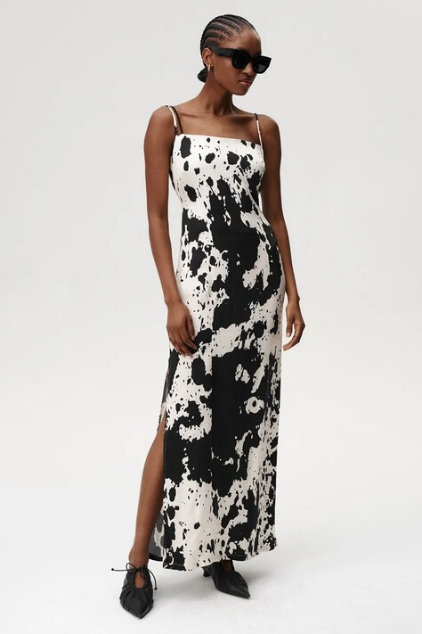 Undress Code sukienka kolor czarny maxi prosta 1071