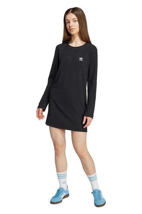 Детска рокля adidas Originals в черно къса със стандартна кройка JX2849