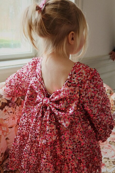 Konges Sløjd sukienka dziecięca LILA SEQUINS BOW DRESS kolor bordowy mini rozkloszowana KS103858