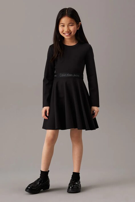 Dievčenské šaty Calvin Klein Jeans čierna farba, mini, áčkový strih, IG0IG02666
