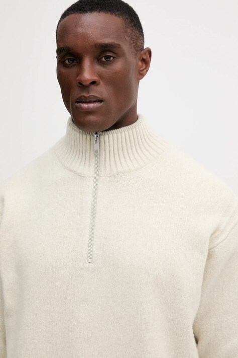BOSS Orange sweter męski kolor beżowy lekki z półgolfem 50548669