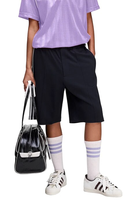 Šortky adidas Originals Wb Twill Short tmavomodrá farba, s nášivkou, stredne vysoký pás, KD0308