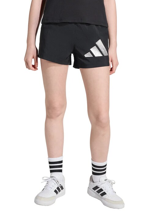 Детски къси панталони adidas в черно с принт с регулируема талия JM3847