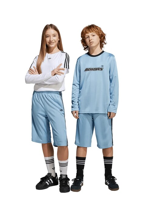 Детски къси панталони adidas Originals в синьо с апликация с регулируема талия HZ0806