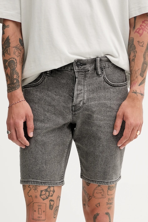 Дънков къс панталон AllSaints SWITCH мъжки в сиво M048TC