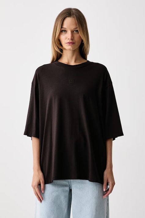 Gestuz T-shirt damski bawełniany z elastanem brązowy 10910545